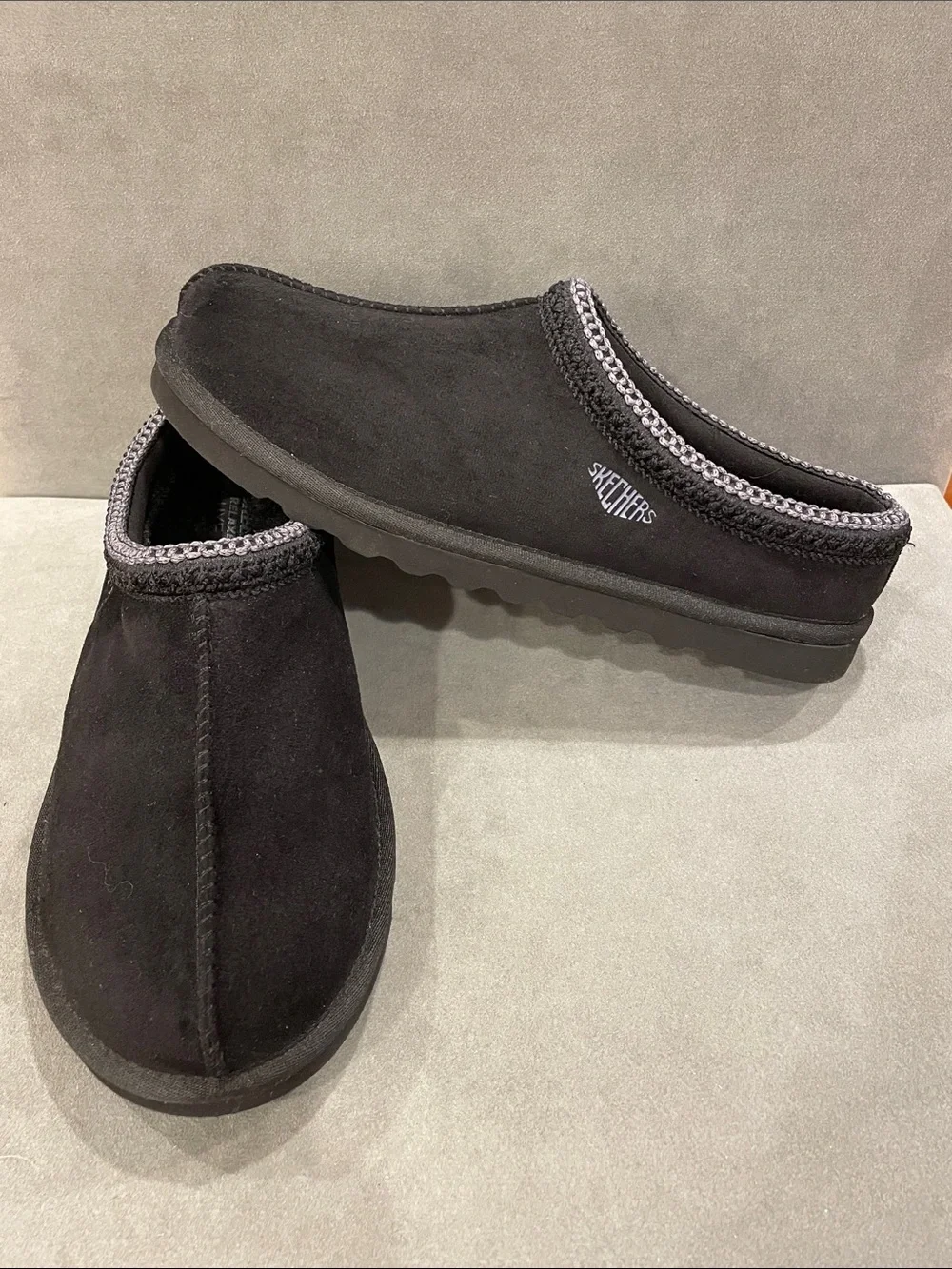 Skechers Black Faux-Suede Mule Slippers Renten Ulrich Mens 9 - Women’s 10.5